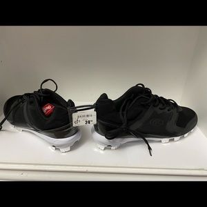 New with tags Rawlings cleats size mens 10 1/2.
